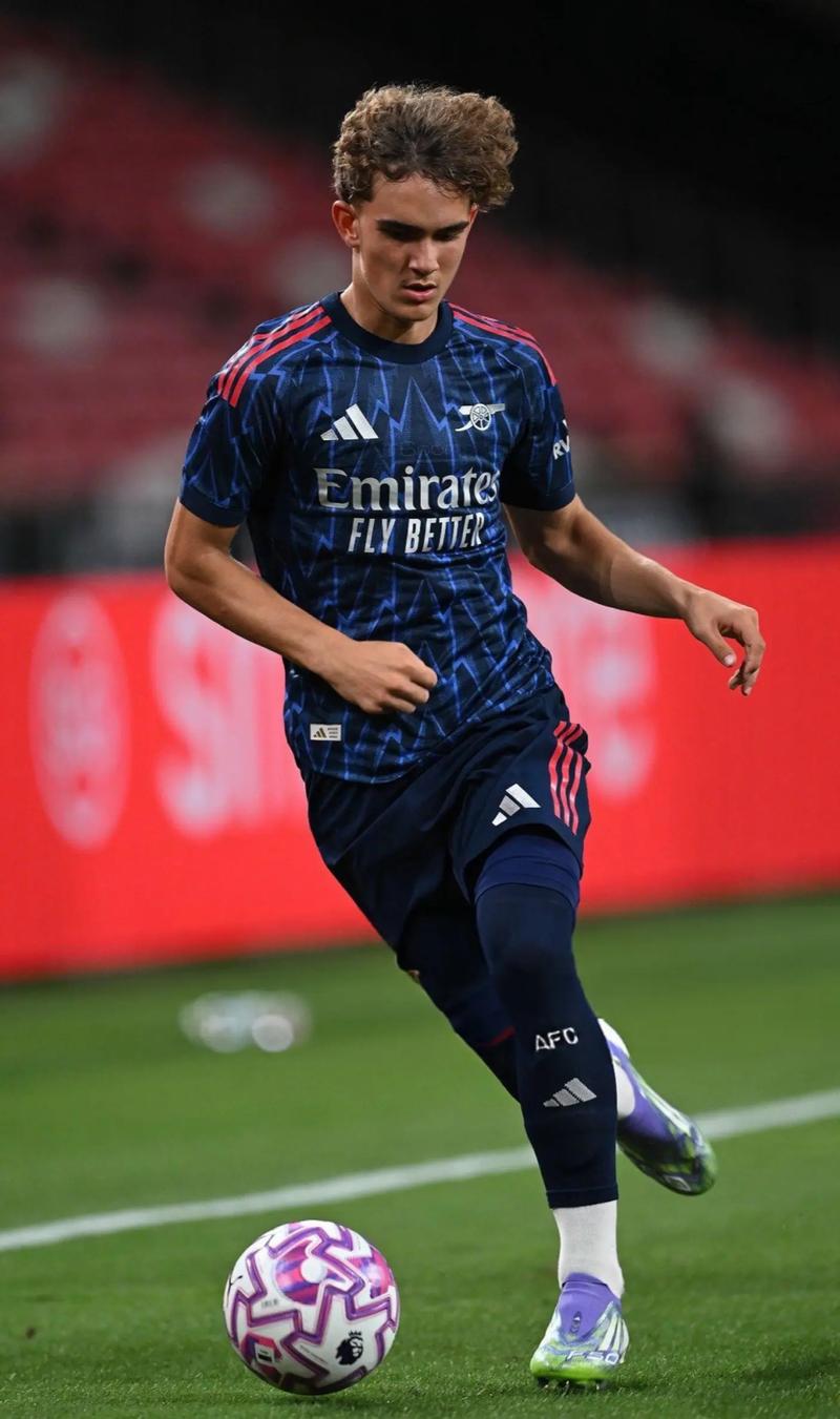 两粒禁区外欧冠进球被拿来与皮耶罗比较，福登：我很荣幸