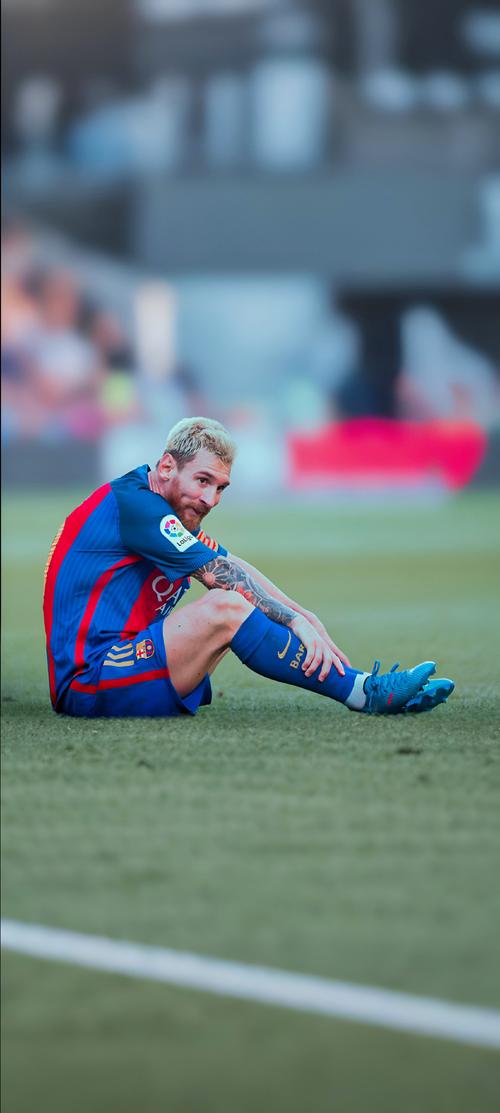 雪花飘飘北风萧萧，记者：世界杯抽签仪式场外下着大雪