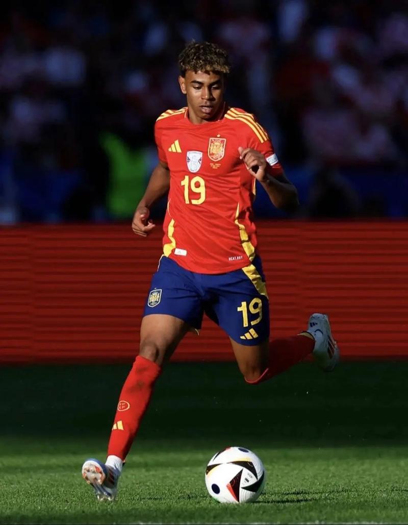 巴甲战报：内马尔帽子戏法，桑托斯3-0完胜尤文图德