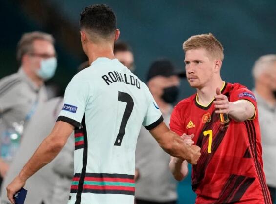 巴萨官方：欧冠对法鹰将检查穿客队球衣者身份，排除非法购票